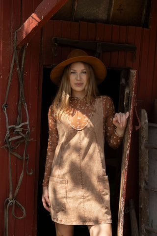 JUNIPER MINERAL WASH OVERALL DRESS IN RUST FRONT POCKETS ADJUSTABLE STRAPS
