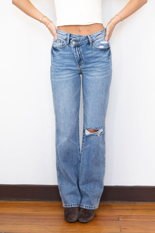 Judy Blue distressed high-waisted straight-leg jeans in vintage wash, featuring a ripped knee detail for an effortlessly edgy look