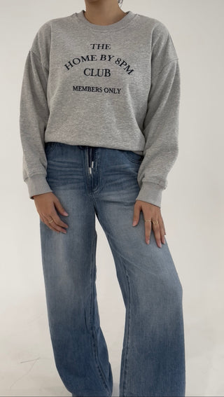 Curfew Queen Crewneck - Grey