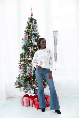 MY FAVORITE GINGERBREAD SWEATSHIRT IN WHITE WITH ROUND NECK AND SEQUIN EMBELLISHED SWEATSHIRT LONG SLEEVE