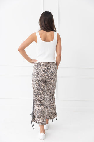 Oh my Leopard French Terry Cropped Sweatpants