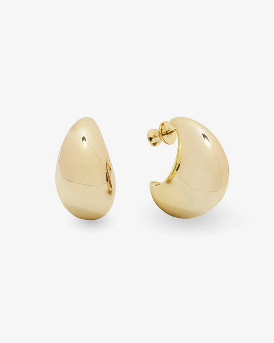 gold_plated_teardrop_earring_melinda_maria_close_up